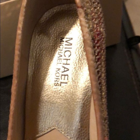 Michael kors tiara pumps - Picture 2 of 5